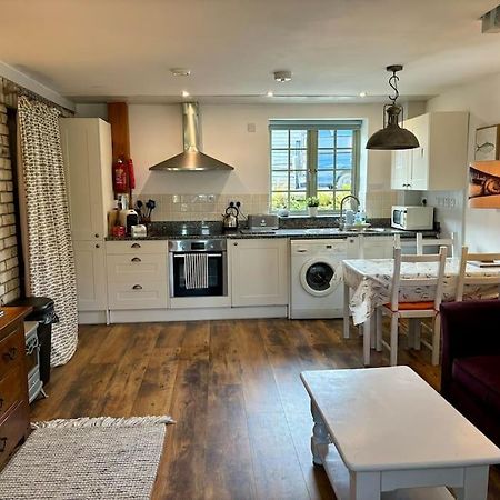 Little Bream - Pretty Cosy Cottage, Sea Views, Walk To The Beach Mawnan Smith Exterior photo