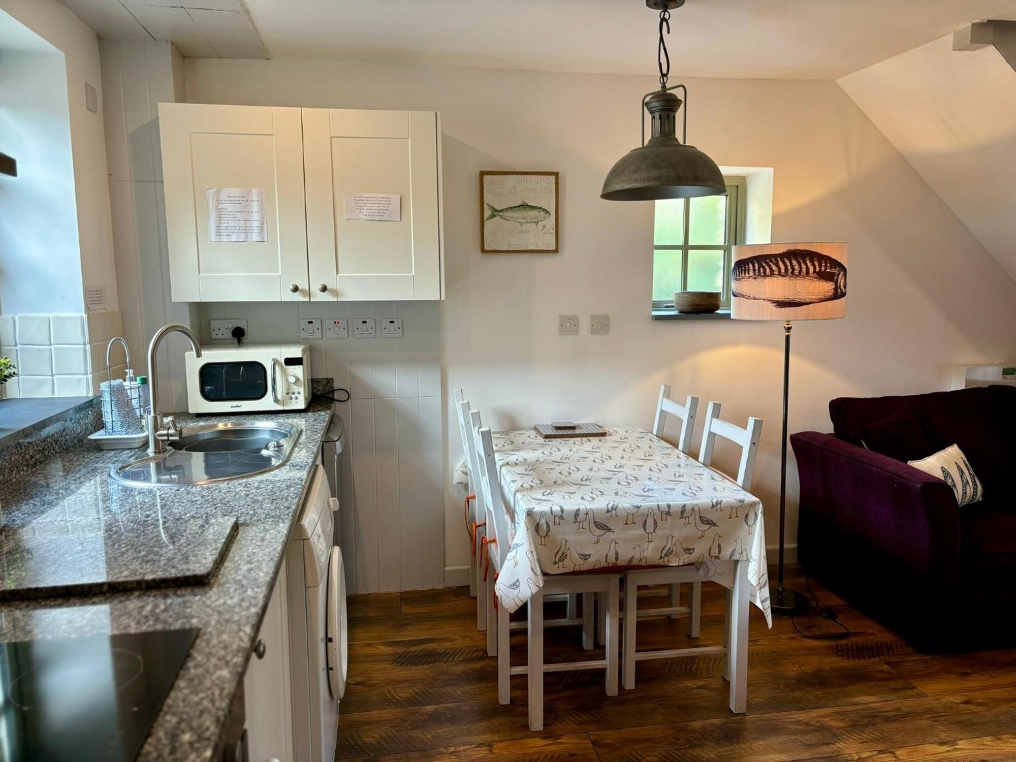 Little Bream - Pretty Cosy Cottage, Sea Views, Walk To The Beach Mawnan Smith Exterior photo