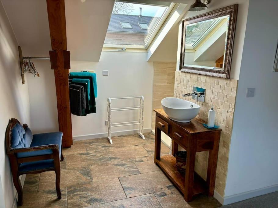 Little Bream - Pretty Cosy Cottage, Sea Views, Walk To The Beach Mawnan Smith Exterior photo