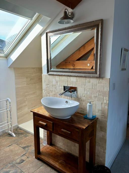 Little Bream - Pretty Cosy Cottage, Sea Views, Walk To The Beach Mawnan Smith Exterior photo