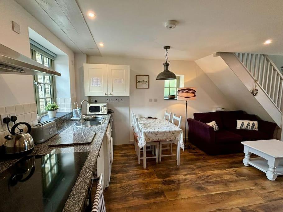 Little Bream - Pretty Cosy Cottage, Sea Views, Walk To The Beach Mawnan Smith Exterior photo